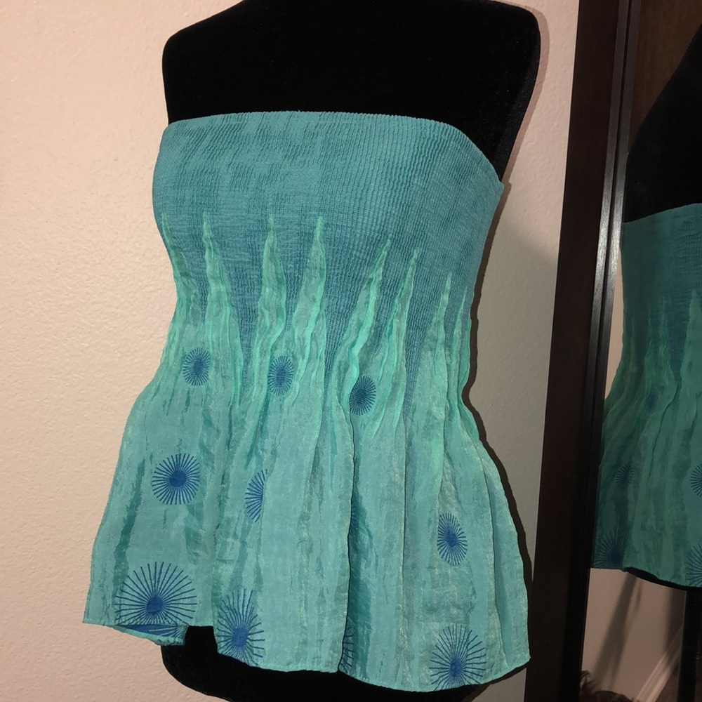 SD II Beautiful Peplum Top / Fashionable Short Mini Skirt / Strapless Top / S/M